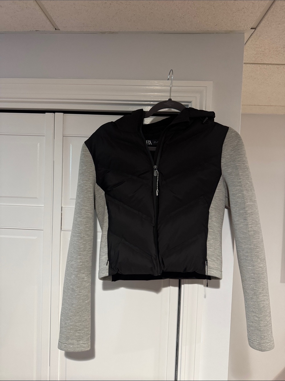 Zara Black Cropped Puffer with Light Gray Knit Sleeves - Women's. NWT
